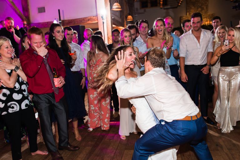 crazy-dancing-photos-wedding