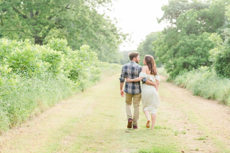 romantic-engaged-couple-texas-hill-country