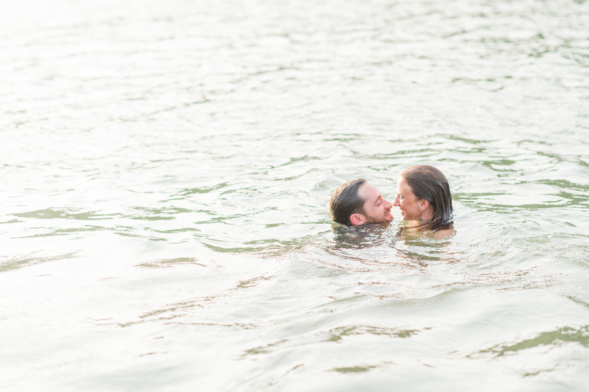 kissing-in-water-austin