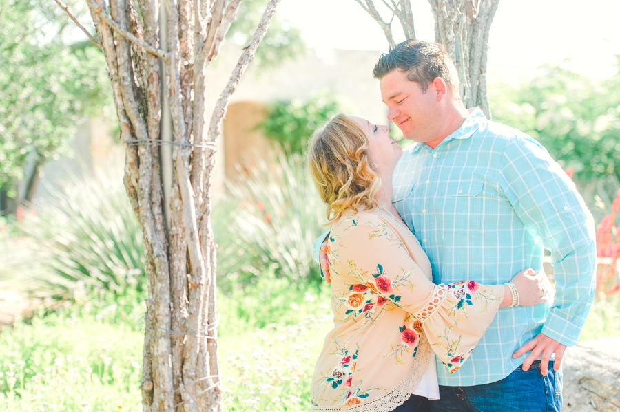hill-country-love-engaged-austin