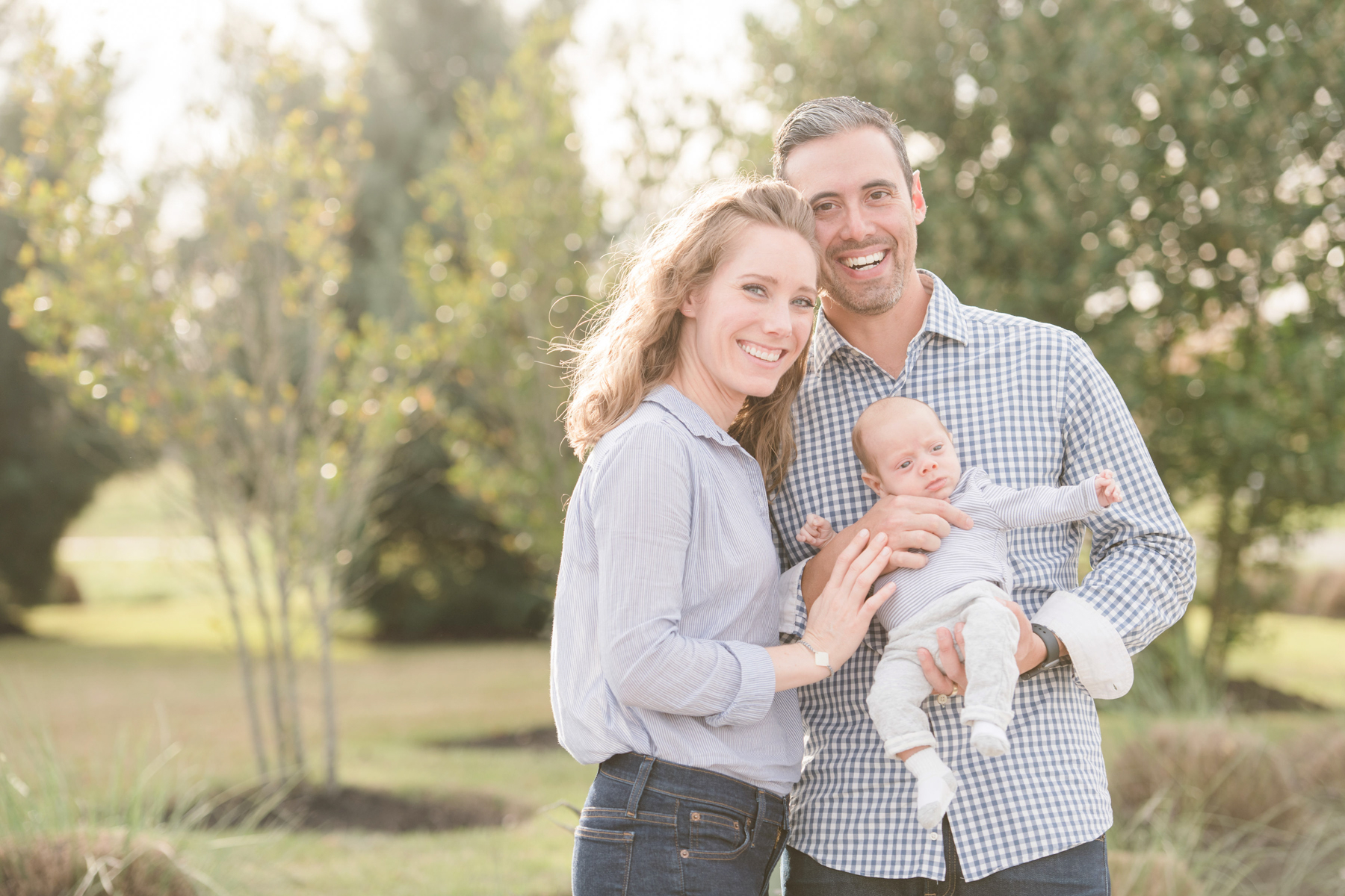 candid-outdoor-family-photo-newborn-baby-circle-c-ranch