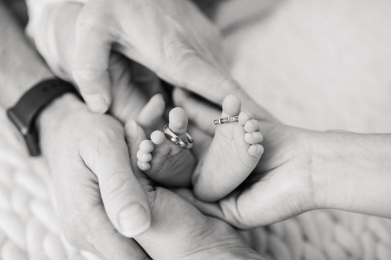 austin-newborn-photographer-rings-baby-toes