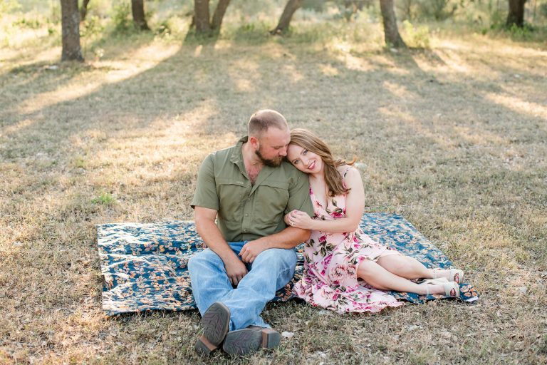 Austin-hill country-couples-photographer-colorful-fun