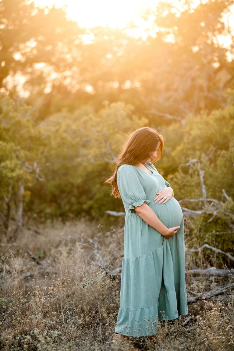 summer-hill-country-austin-sunset-maternity-photography
