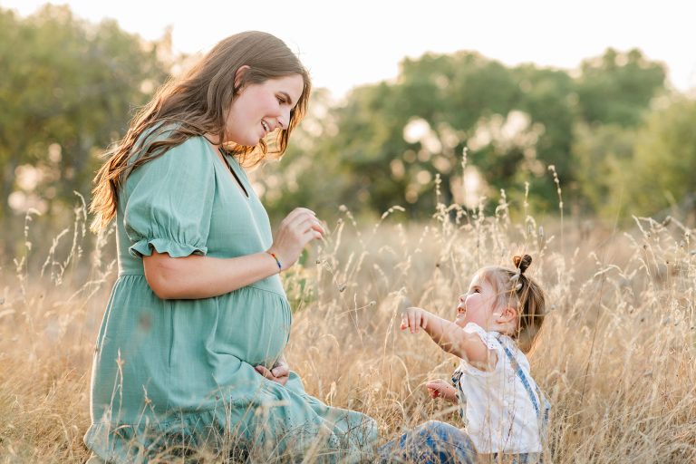 mother-daughter-field-dripping-springs-family-photography