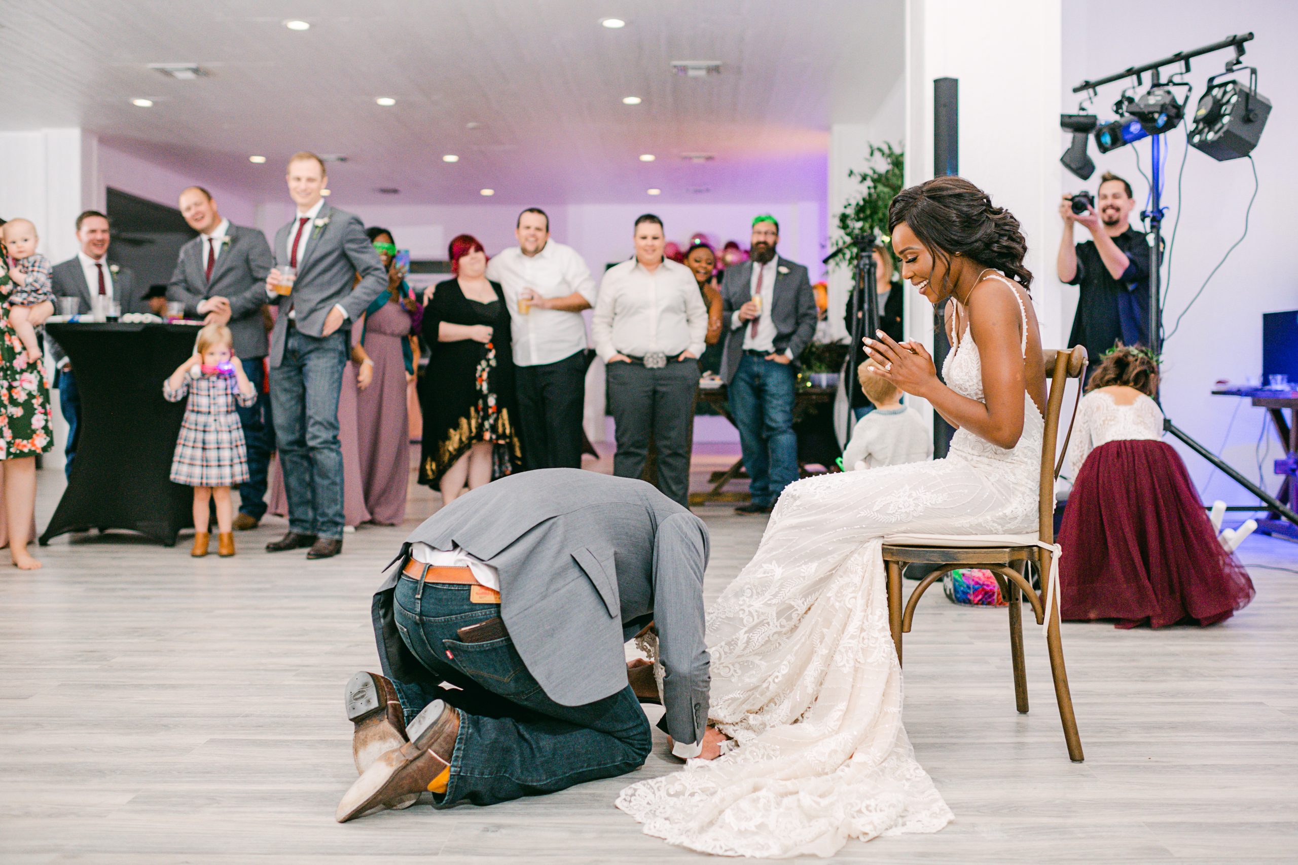 garter-toss-wedding-photography-austin