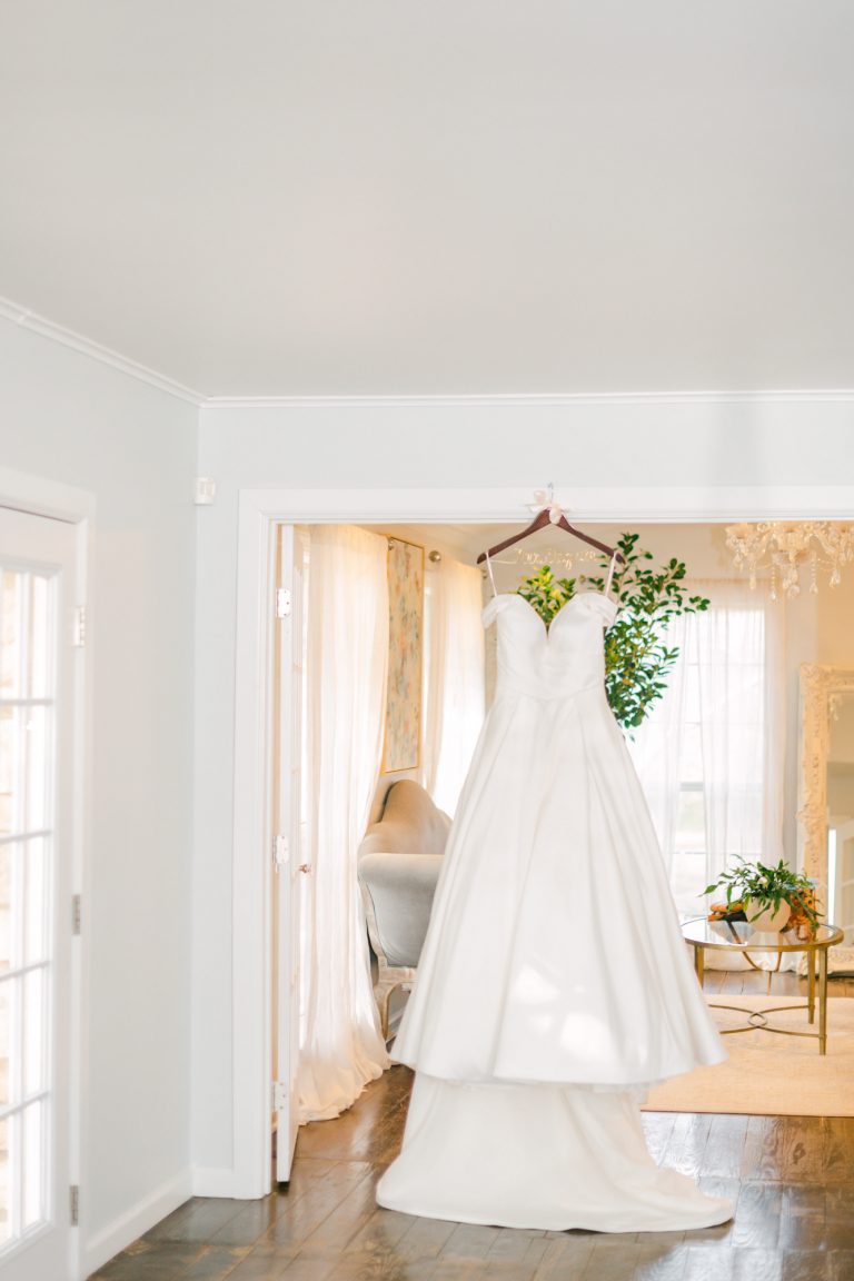 The-Addison-Grove-Bridal-Suite-Dripping-Springs