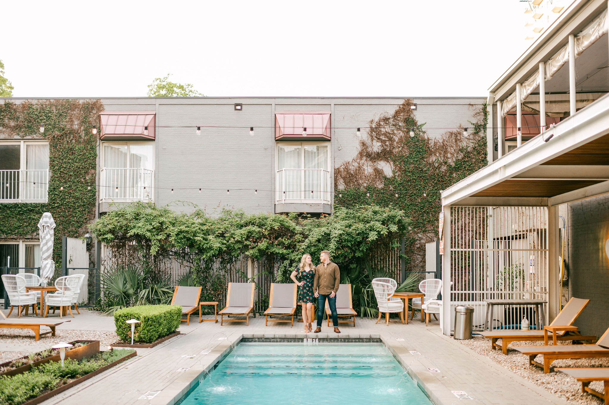 Pool-hotel-ella-couples-photography-Austin