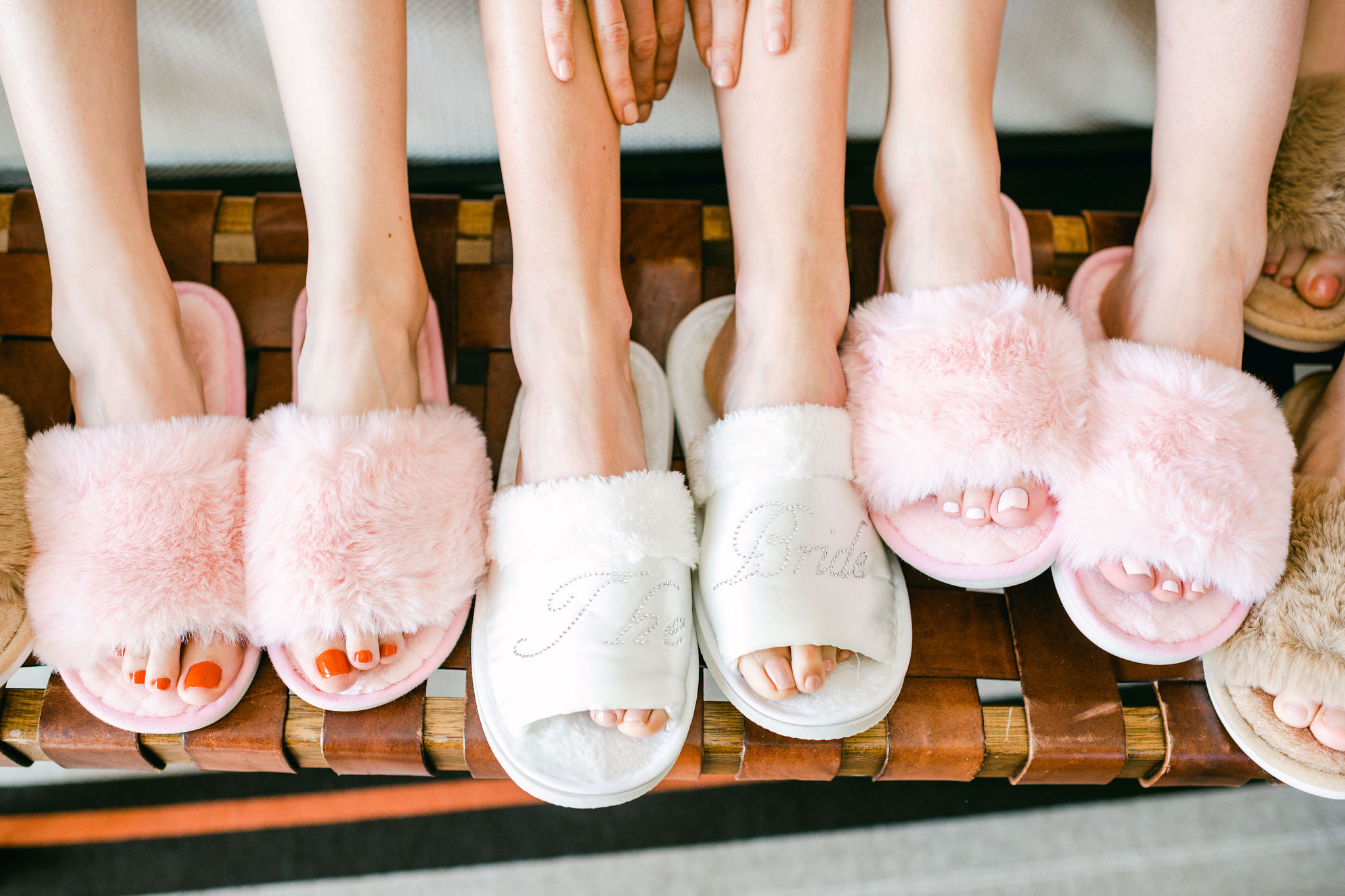san-antonio-wedding-photographer-bridesmaid-slippers