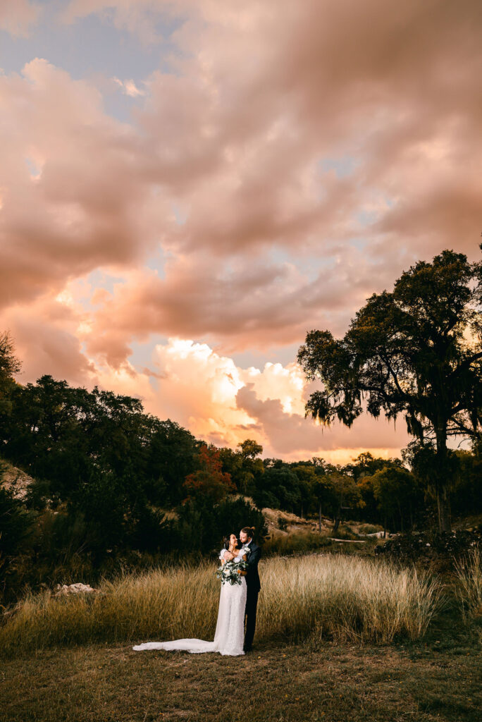 gorgeous-sunset-remi's-ridge-wedding