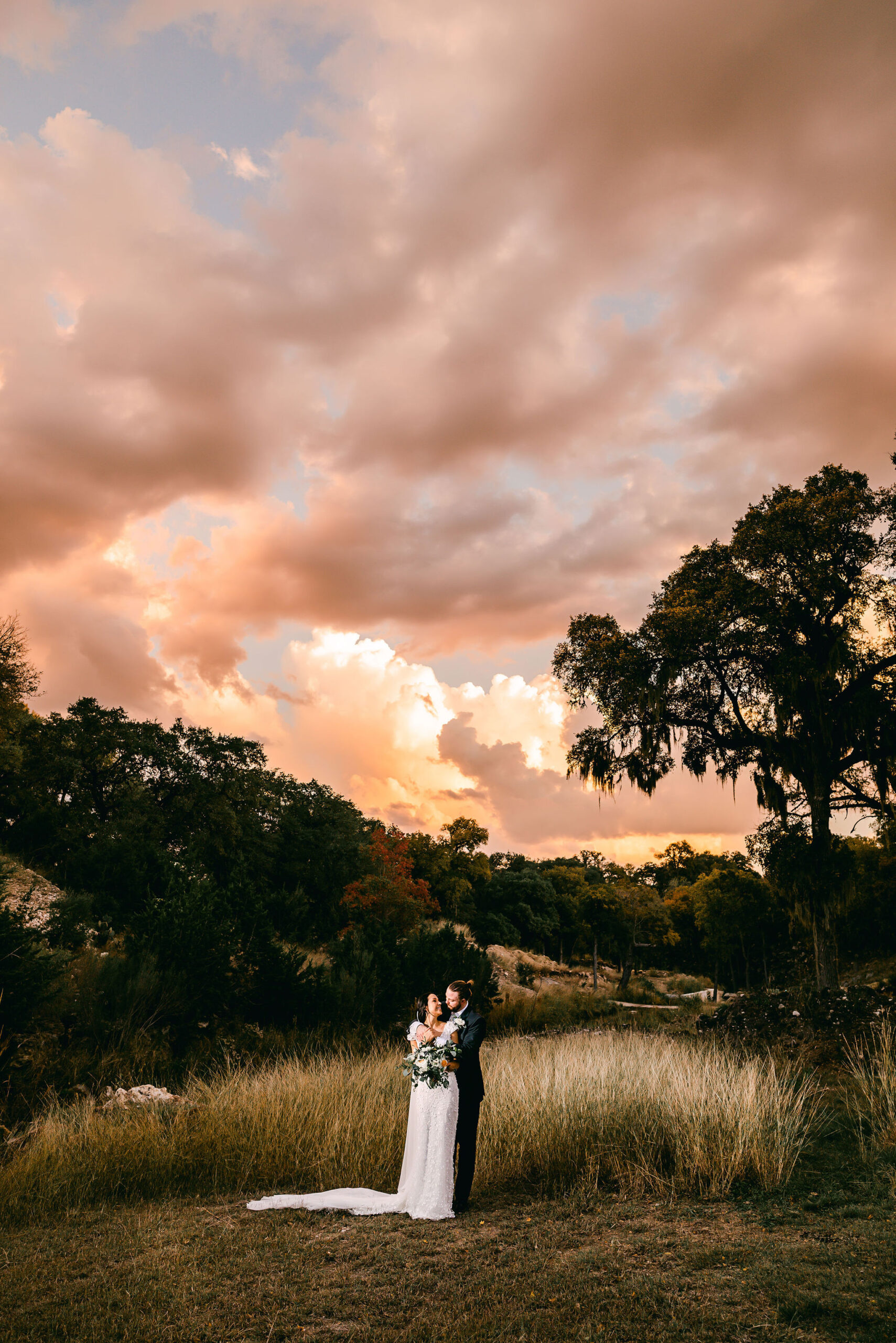gorgeous-sunset-remi's-ridge-wedding