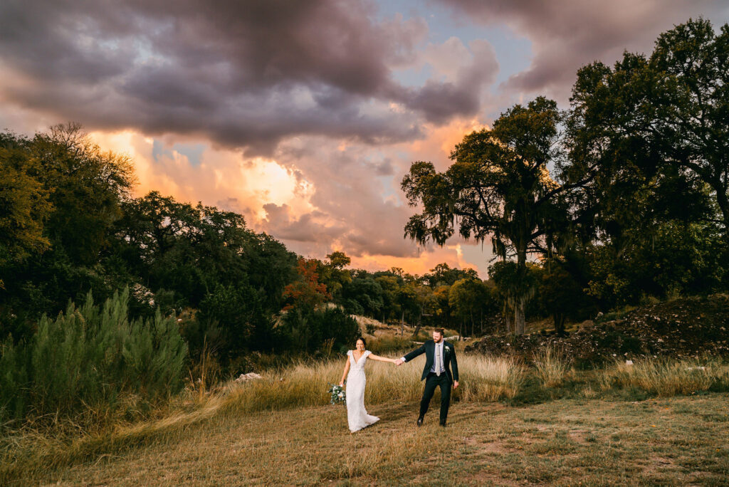 walking-under-sunset-remi's-ridge-wedding-photographer