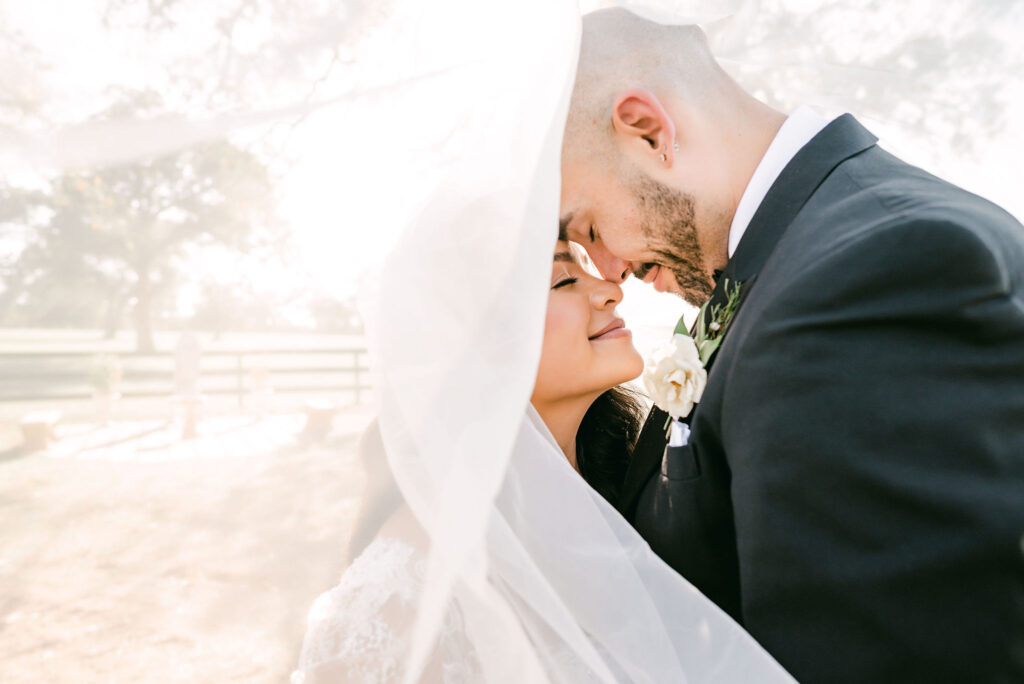 Veil-photo-bride-groom-Austin-wedding-photographer