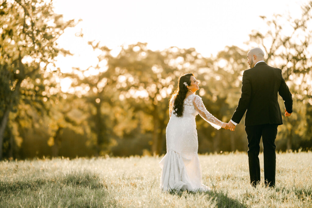 Beautiful-golden-light-Austin-wedding-photographer