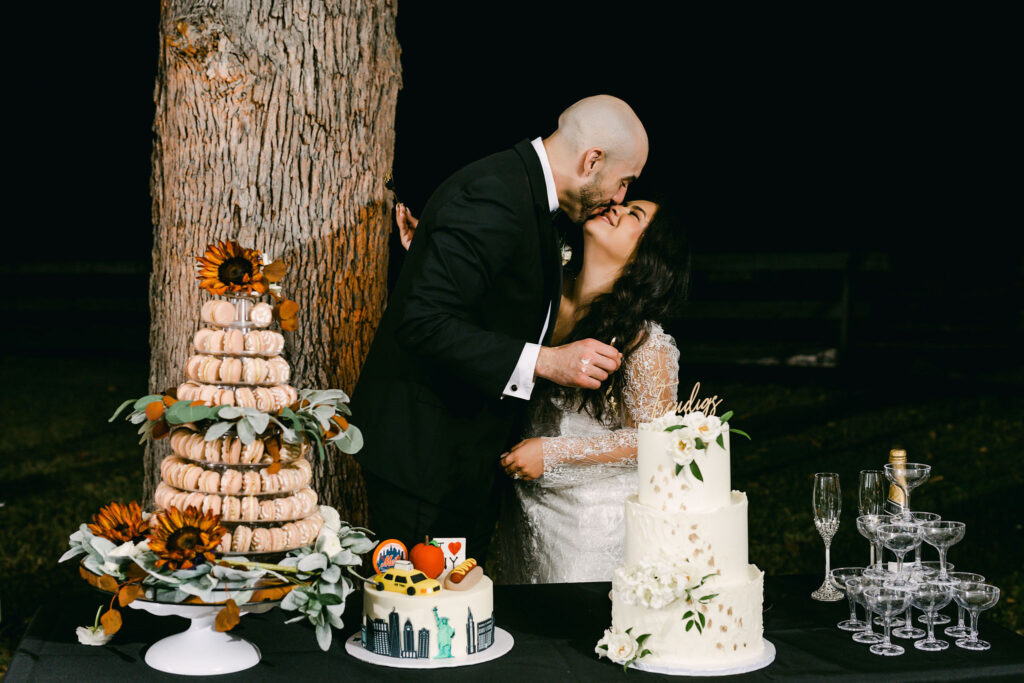 Bride-groom-cutting-cake-Austin