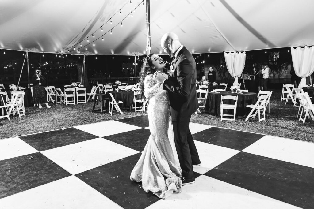 Final-dance-bride-groom-Austin-wedding-photographer