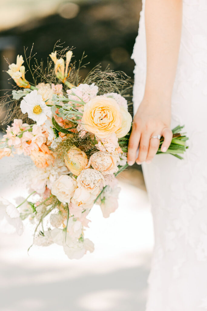 Close-up-bouquet-the-arlo-dripping-springs