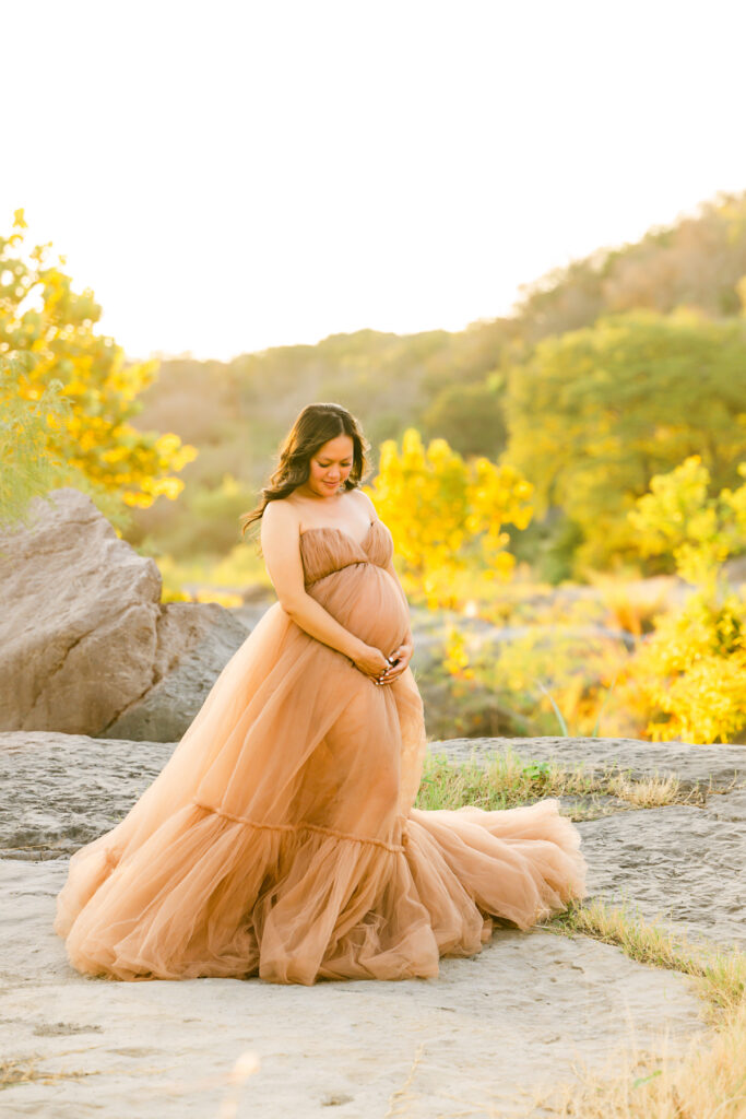 best-austin-maternity-photographers