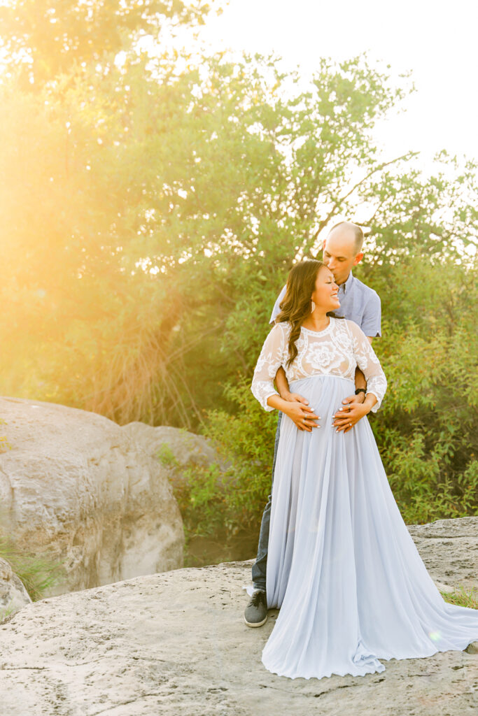 Mother-to-be-dripping-springs-maternity-photography