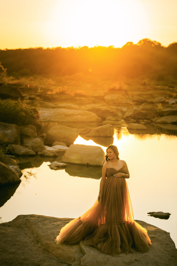 Austin-nature-maternity-location-photography