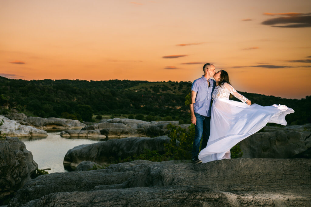 Couple-pedernales-maternity-photography-austin